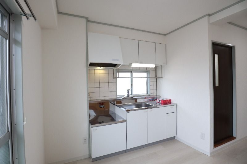 �y�L�b�`���z�@