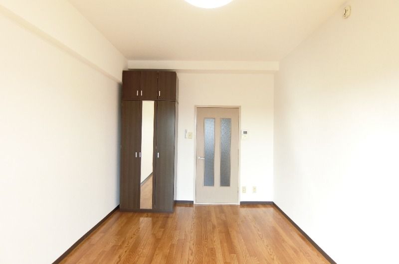 �y�����E���r���O�z�@