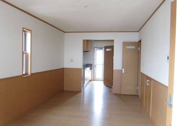 �y�����E���r���O�z�@