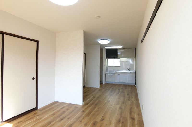 �y�����E���r���O�z�@