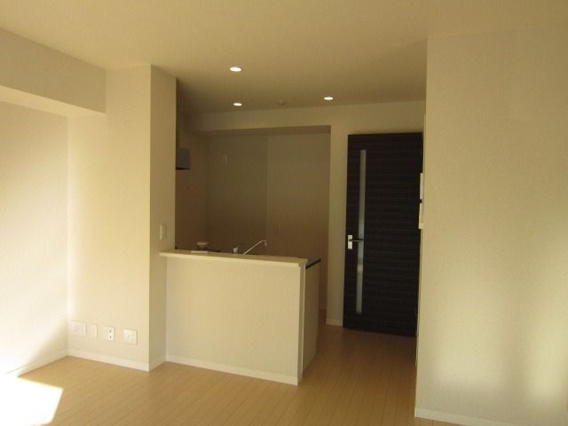 �y�����E���r���O�z�@