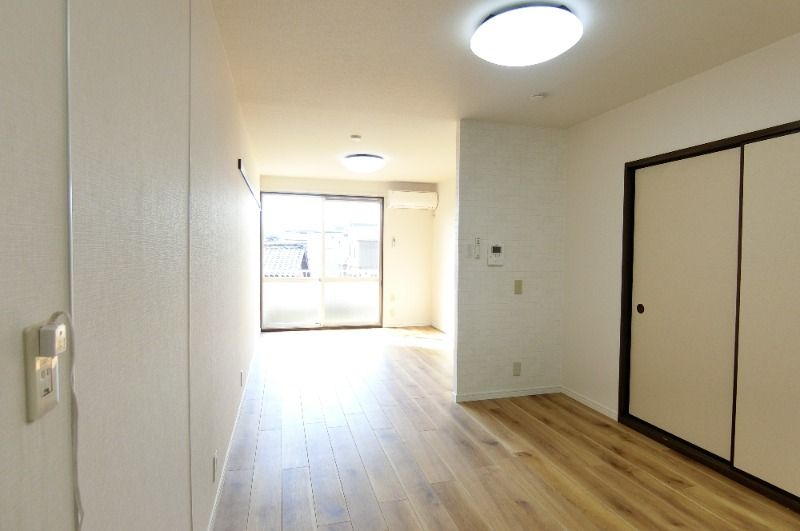 �y���ԁE���r���O�z�@