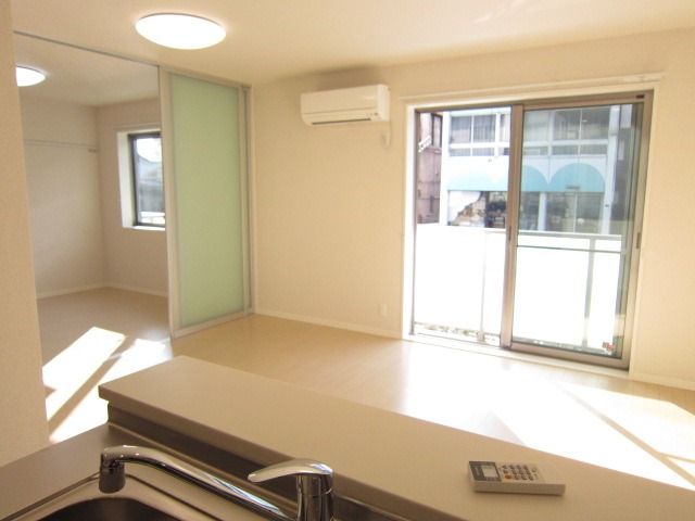 �y���ԁE���r���O�z�@