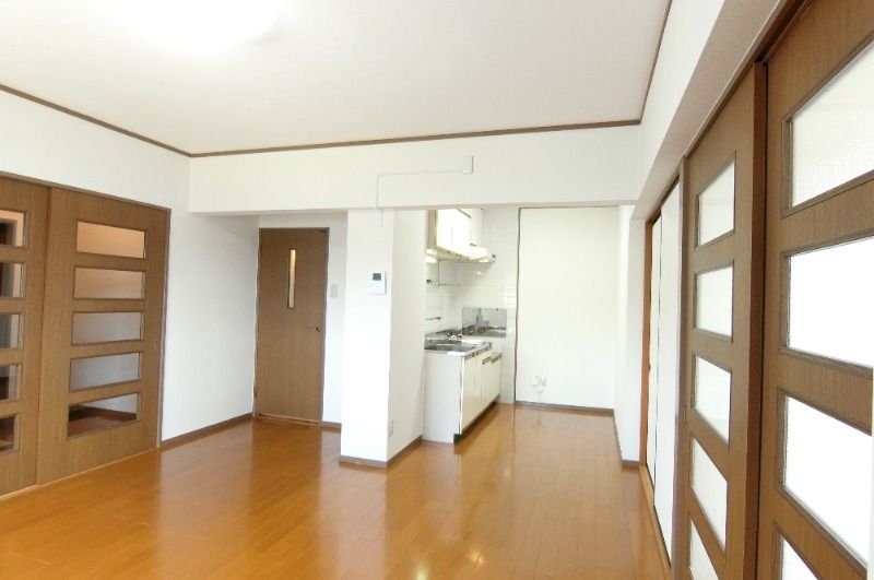 �y�����E���r���O�z�@