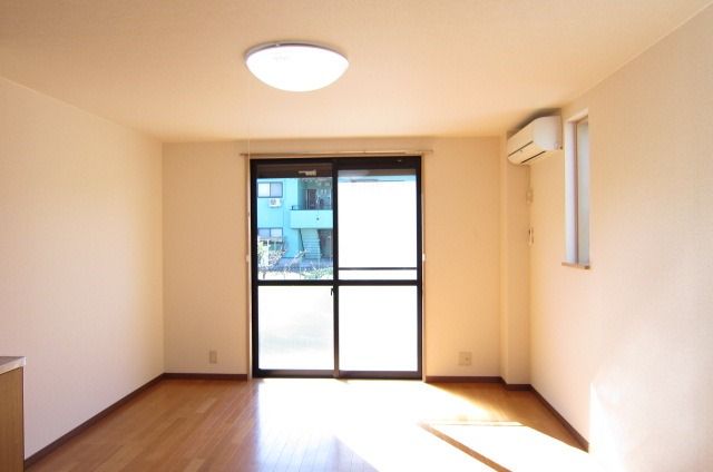 �y���ԁE���r���O�z�@