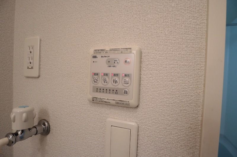 y̑ݔz@^Cv