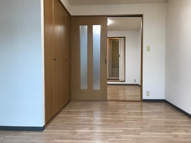 �y���ԁE���r���O�z�@
