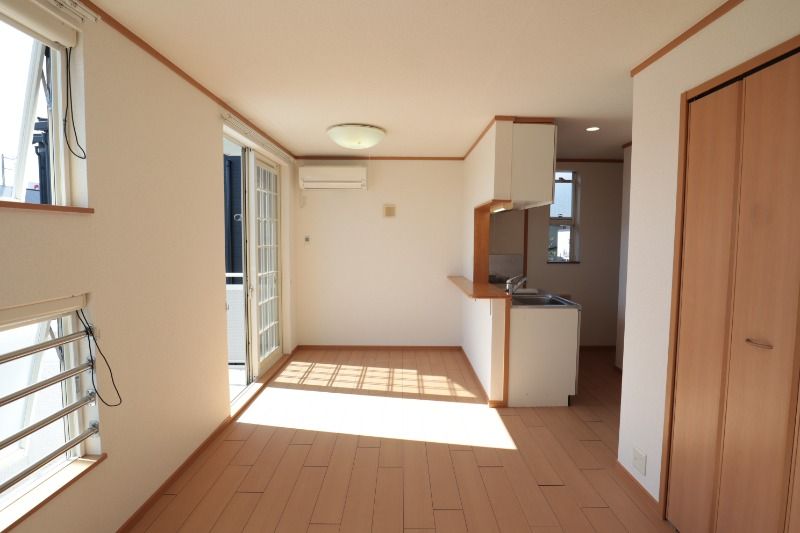 �y�����E���r���O�z�@