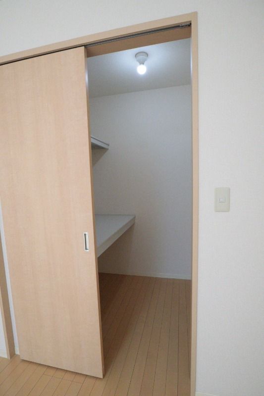 �y���[�z�@�E�H�[�N�C���N���[�[�b�g