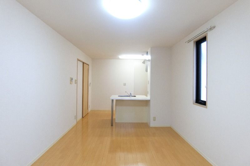 �y�����E���r���O�z�@