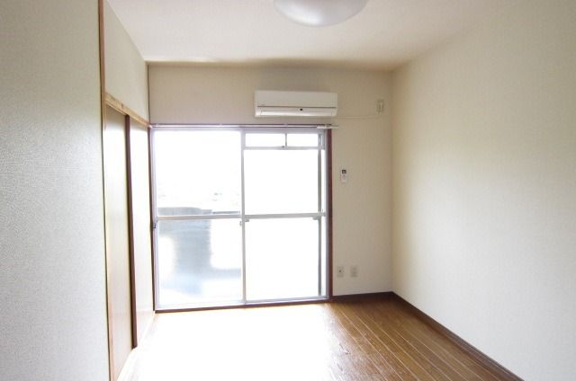 �y�����E���r���O�z�@