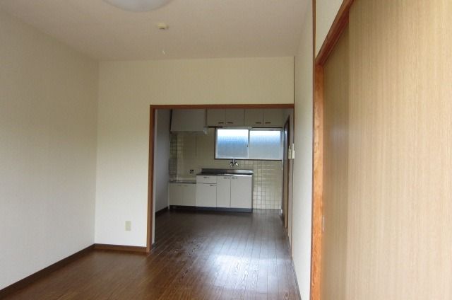 �y���ԁE���r���O�z�@