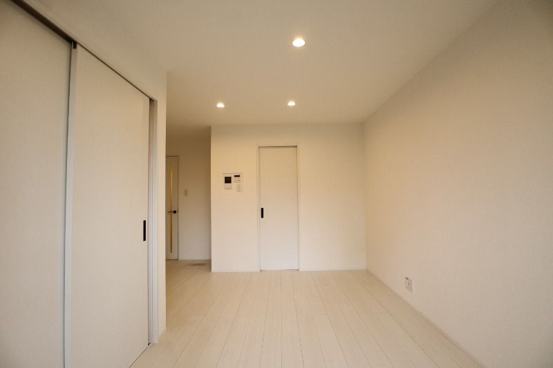 �y�����E���r���O�z�@