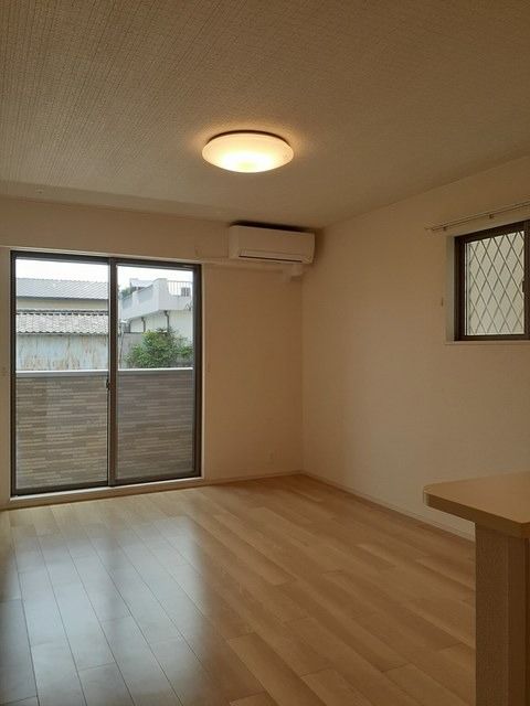 �y���ԁE���r���O�z�@