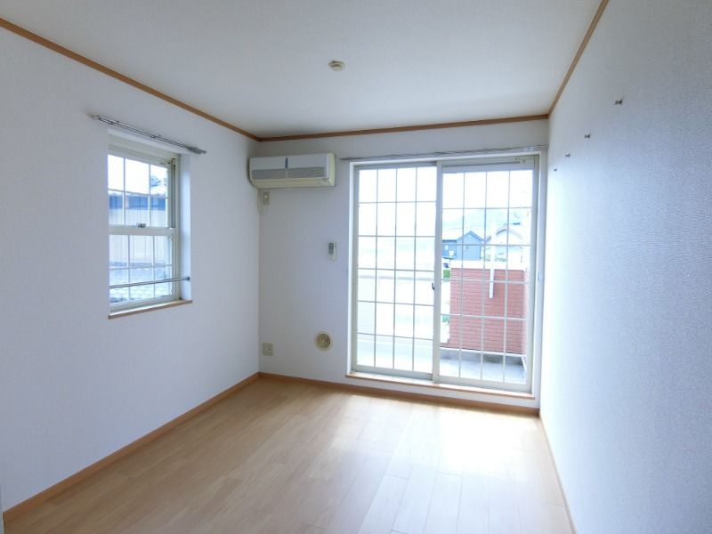 �y�����E���r���O�z�@