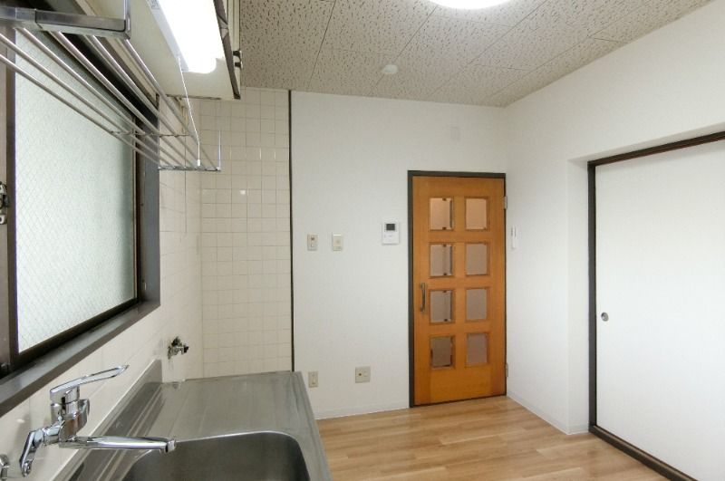 �y�����E���r���O�z�@