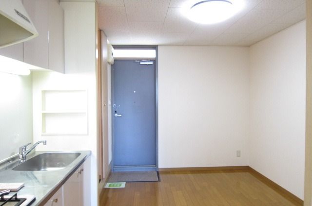 �y���ԁE���r���O�z�@