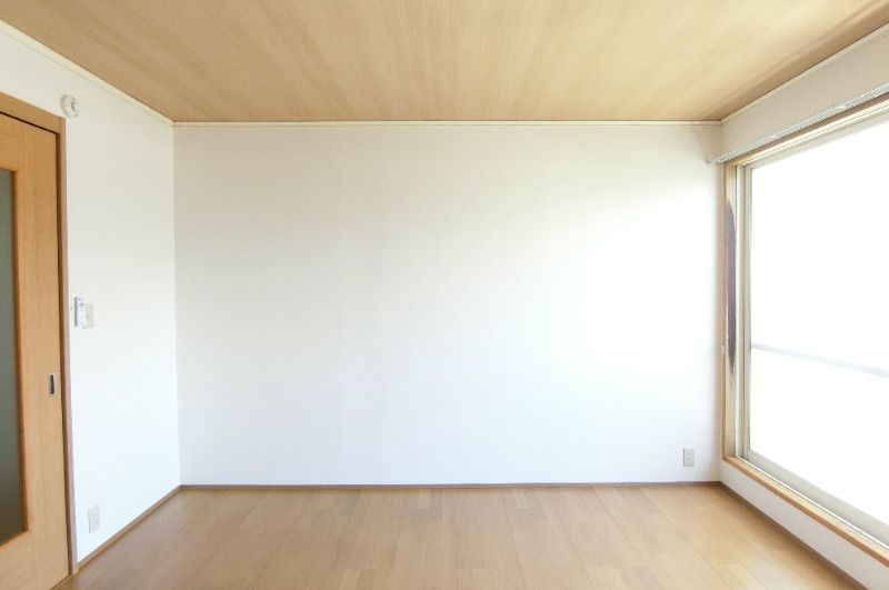 �y�����E���r���O�z�@