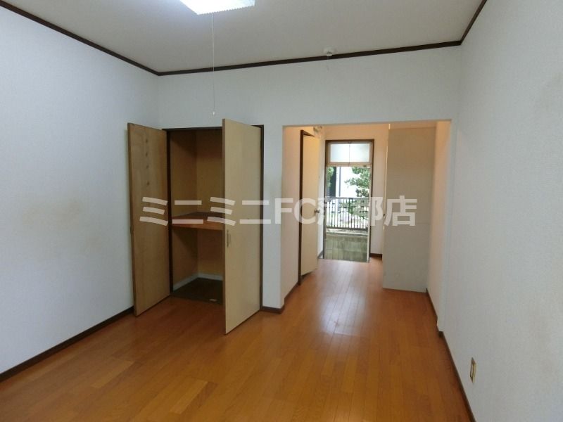 �y�����E���r���O�z�@