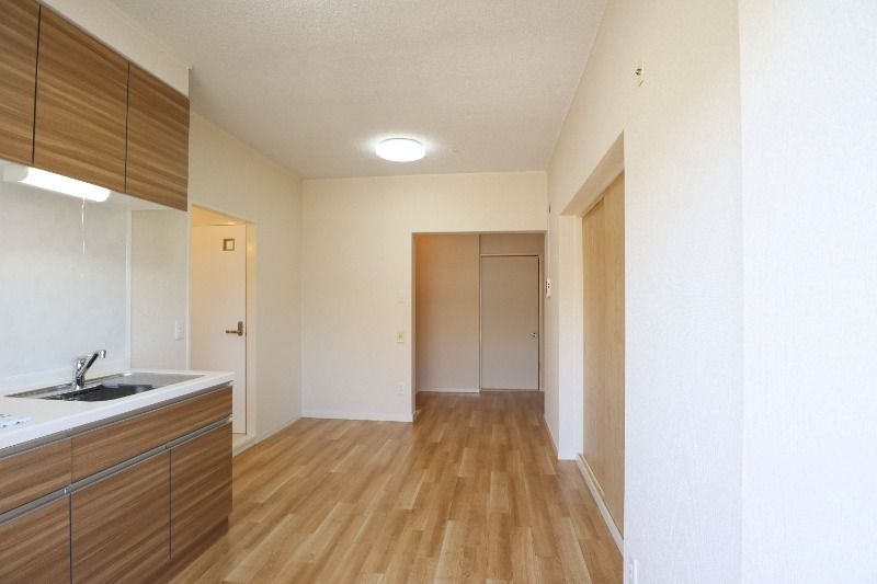 �y�����E���r���O�z�@