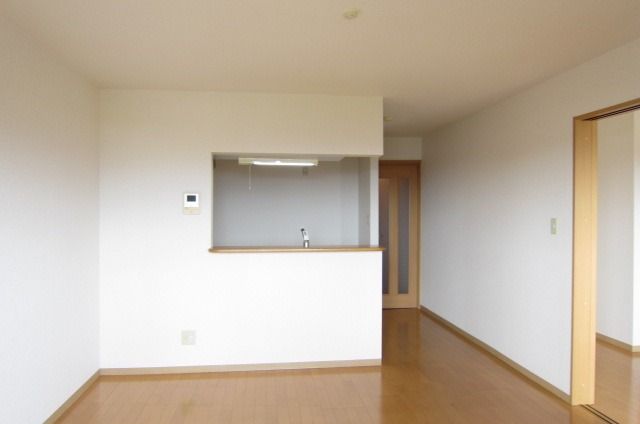 �y�����E���r���O�z�@