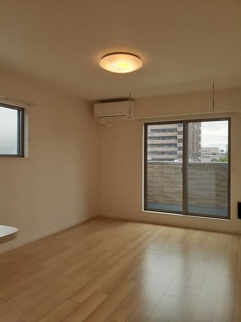 �y���ԁE���r���O�z�@