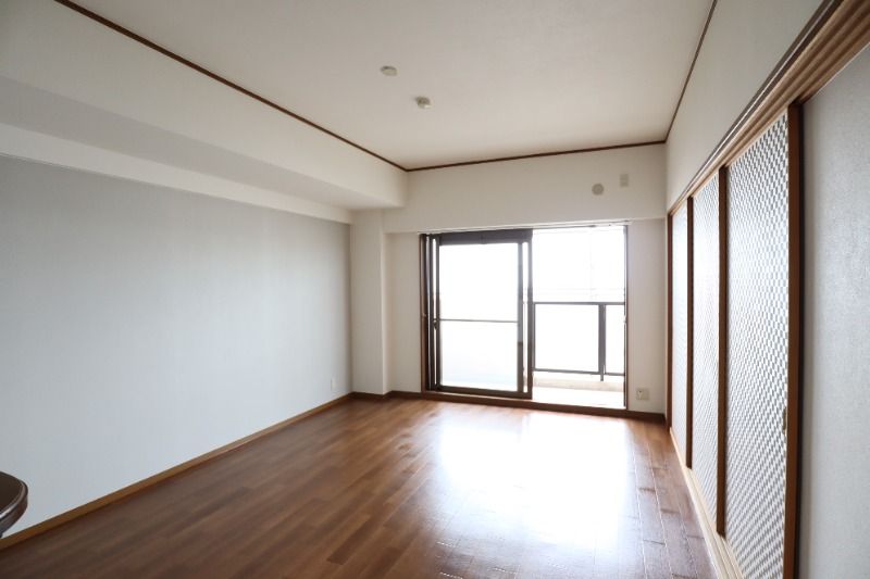 �y���ԁE���r���O�z�@