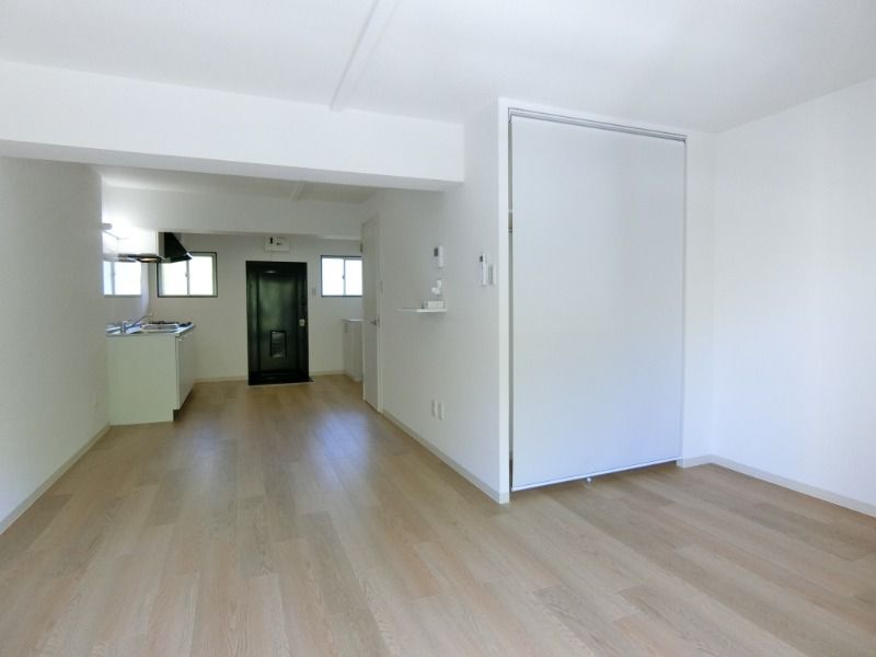 �y���ԁE���r���O�z�@