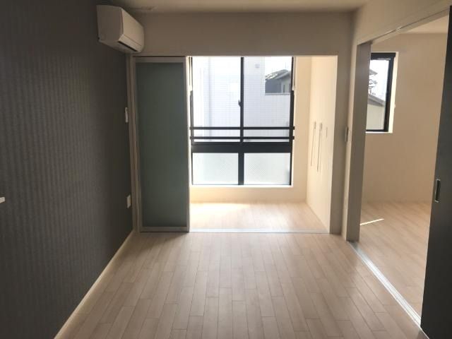 �y���ԁE���r���O�z�@