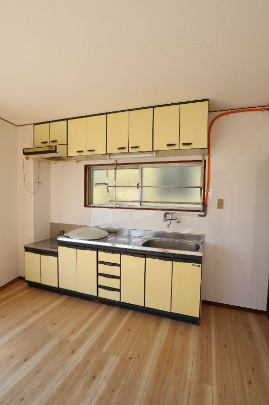 �y�L�b�`���z�@