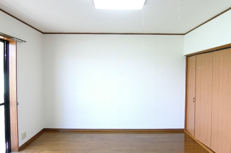 �y�����E���r���O�z�@