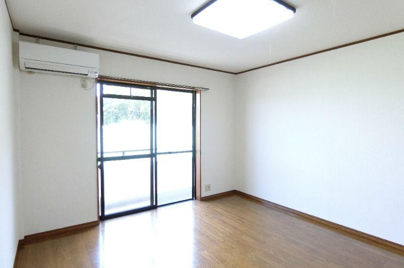 �y���ԁE���r���O�z�@