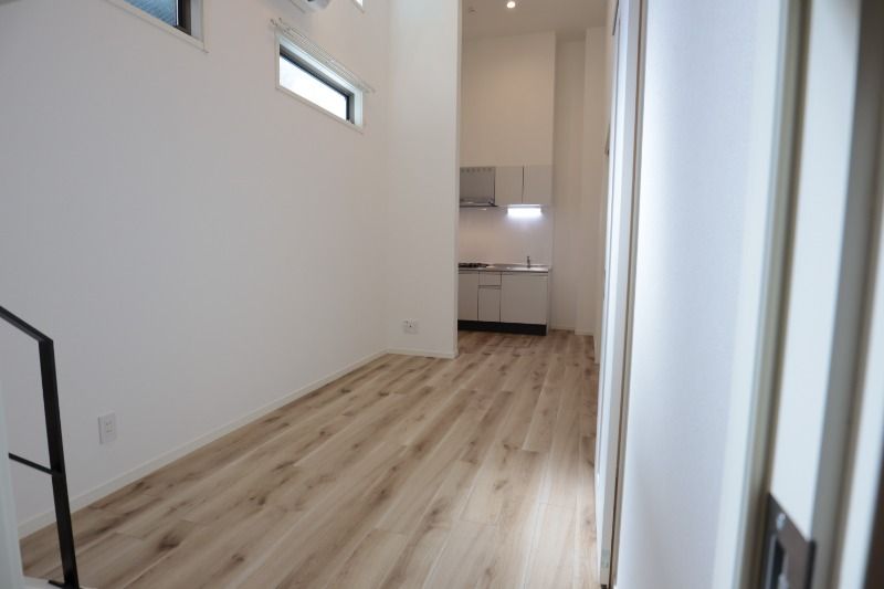 �y�����E���r���O�z�@