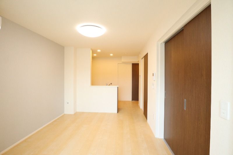 �y�����E���r���O�z�@