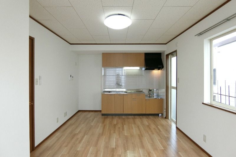 �y�����E���r���O�z�@