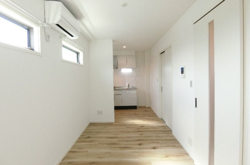 �y�����E���r���O�z�@