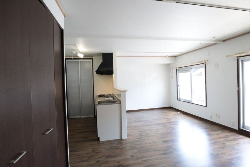 �y���ԁE���r���O�z�@