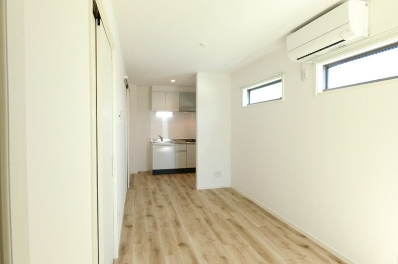 �y�����E���r���O�z�@