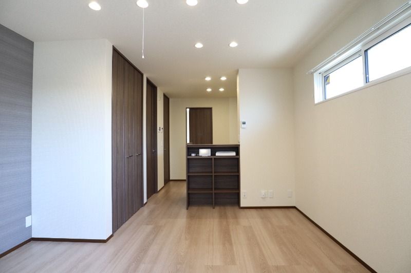 �y�����E���r���O�z�@