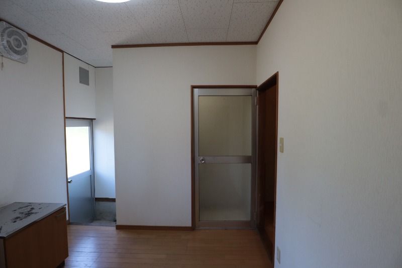 �y�����E���r���O�z�@