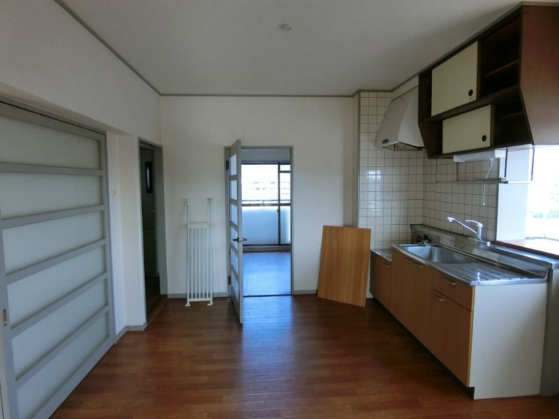 �y�����E���r���O�z�@