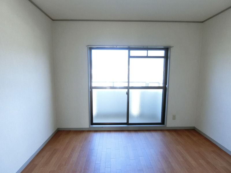 �y�����E���r���O�z�@