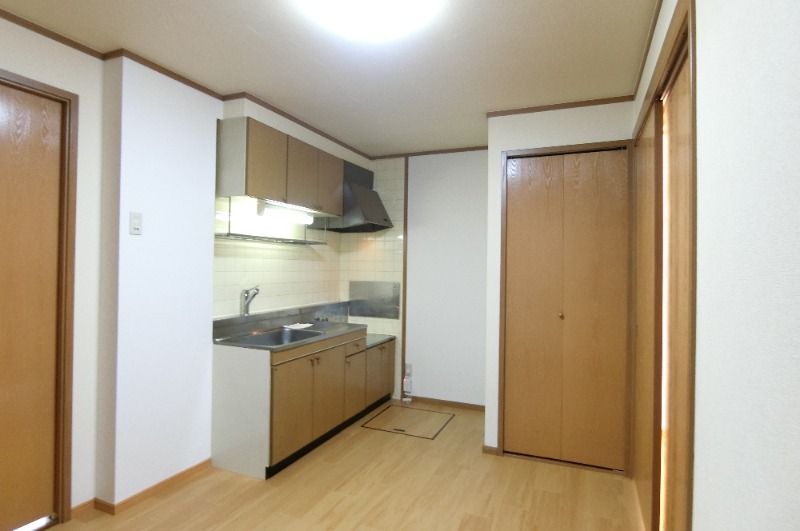 �y�����E���r���O�z�@