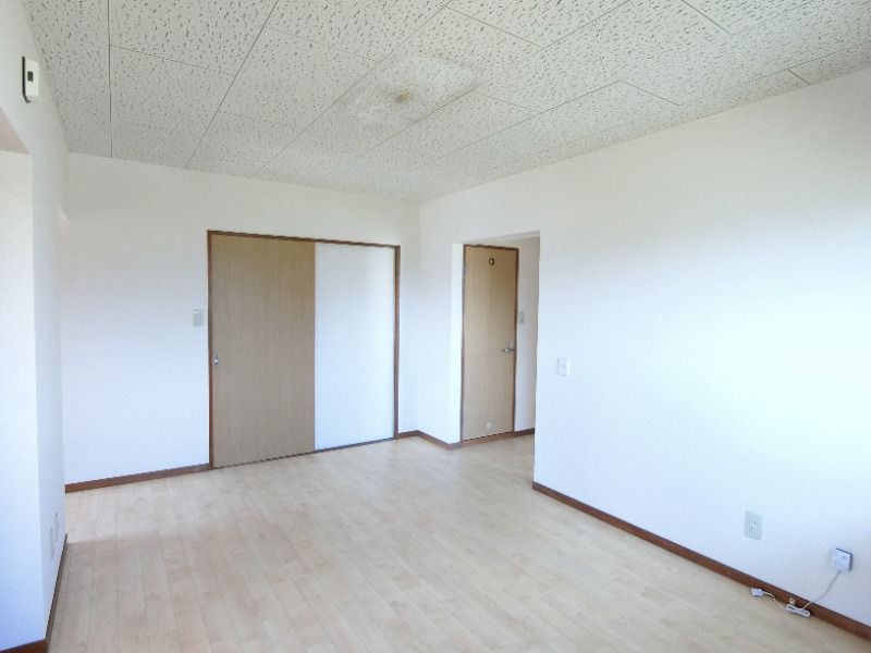 �y�����E���r���O�z�@