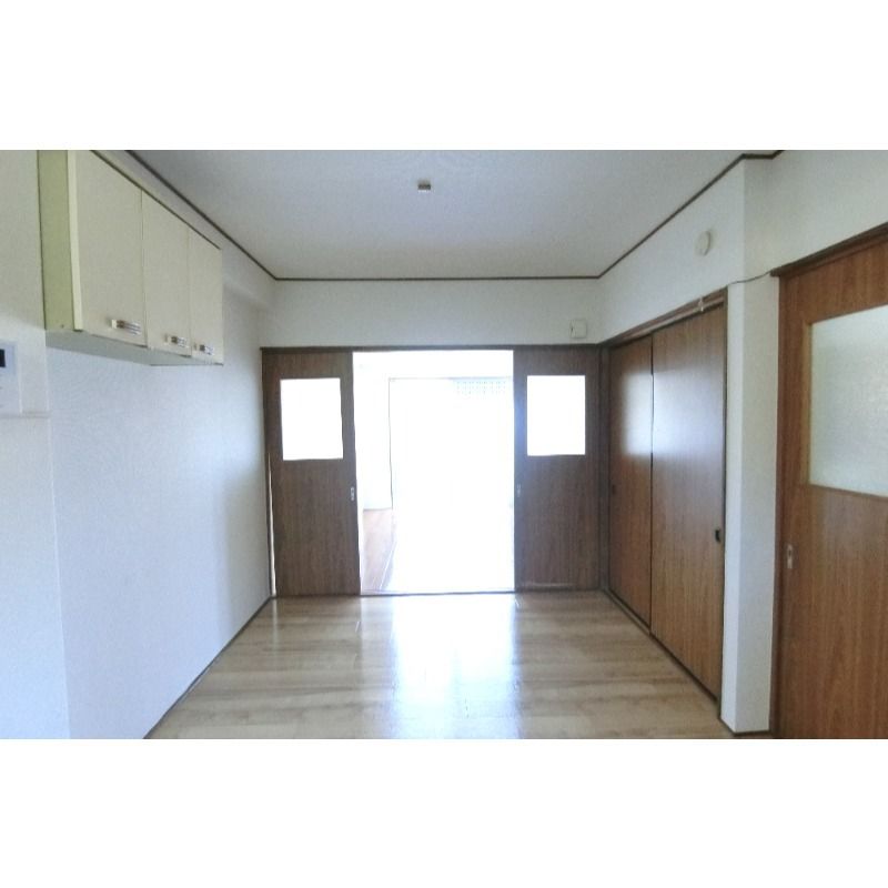 �y�����E���r���O�z�@