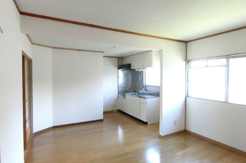 �y�����E���r���O�z�@