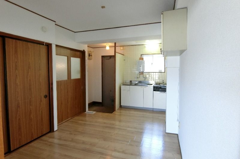 �y���ԁE���r���O�z�@