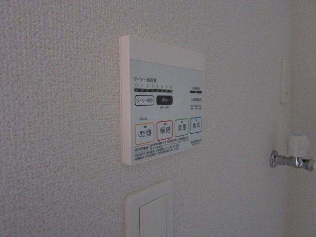 y̑ݔz@^Cv