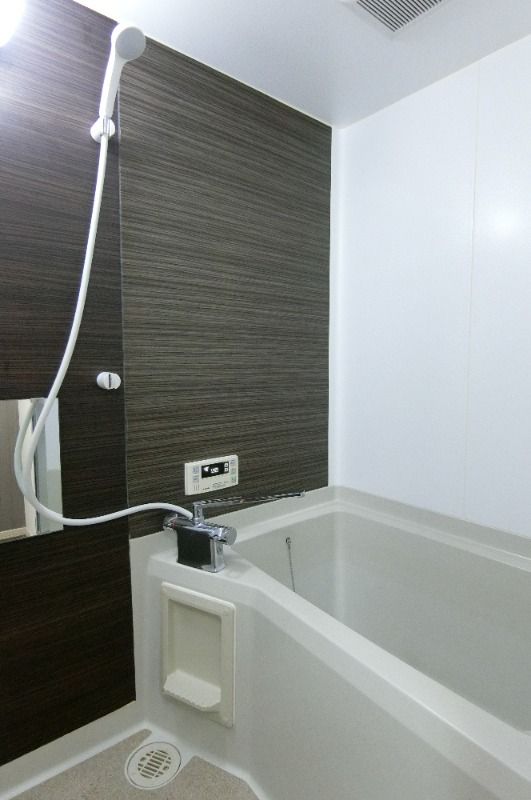 yLb`z@