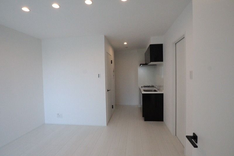 �y�����E���r���O�z�@